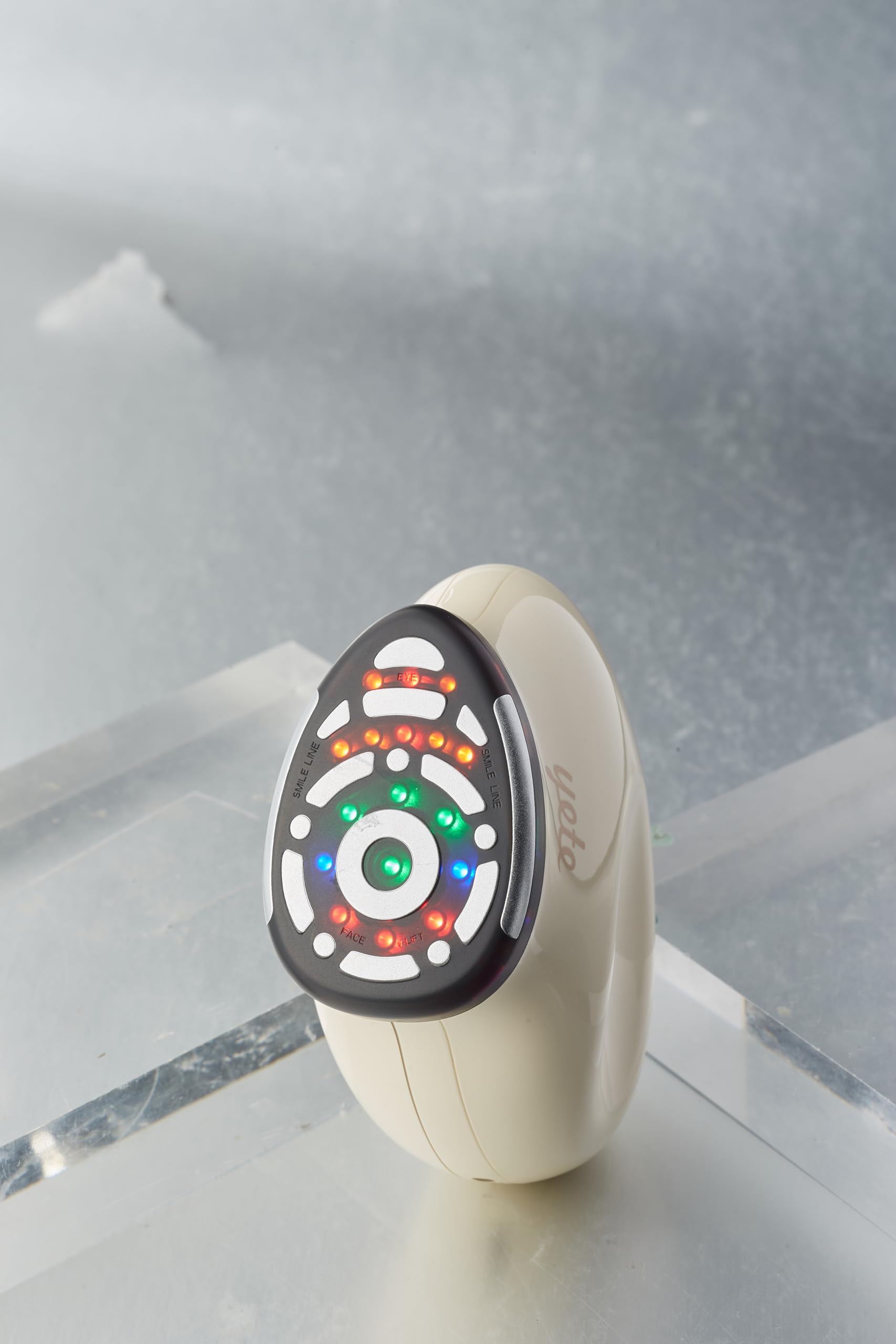 Amazon.co.jp: yete 美顔器 EMS美顔器 1台多役 温熱ケア 4色LED 光